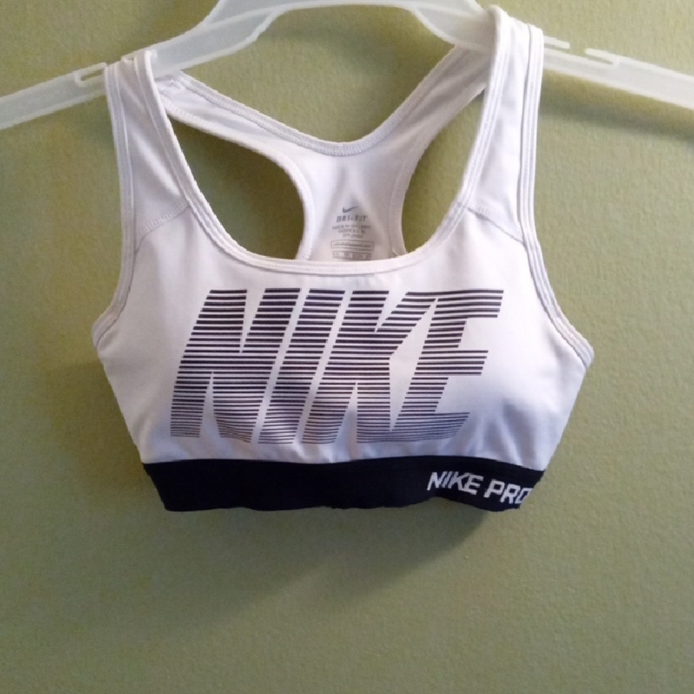 Womans XS Nike Dri-Fit Black and White Sports Bra for Ultimate Comfort